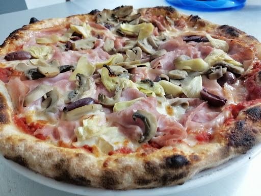 Enrica y Pier Italian pizza and food