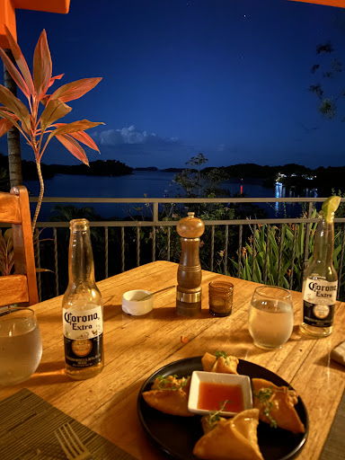 Luna Azul Café and Restaurant